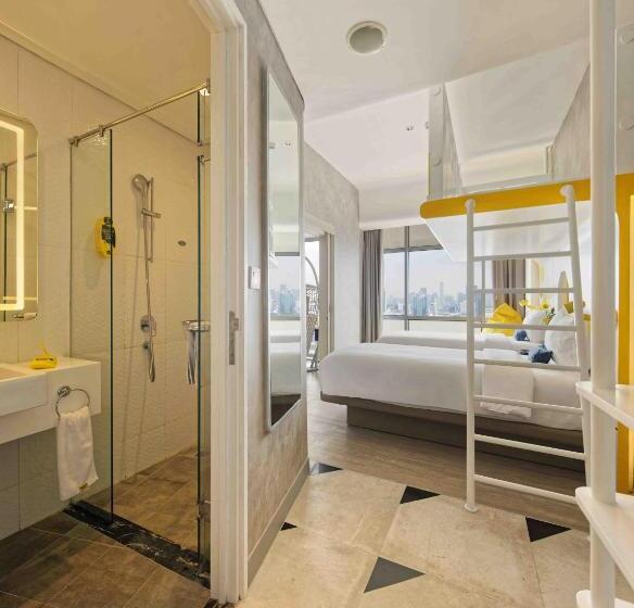 Family Room, Yello Hotel Harmoni