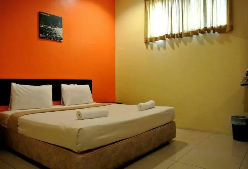 Classic Room, Wau Hotel & Café