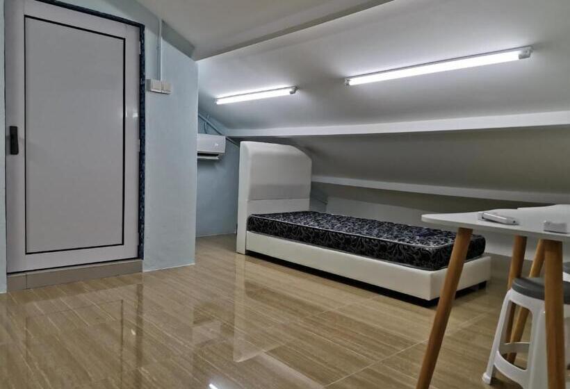 اتاق استاندارد, Color Mixed Home Hostel