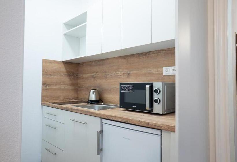 إستوديو قياسى, Fwu Fitness Wellness Ubytovanie