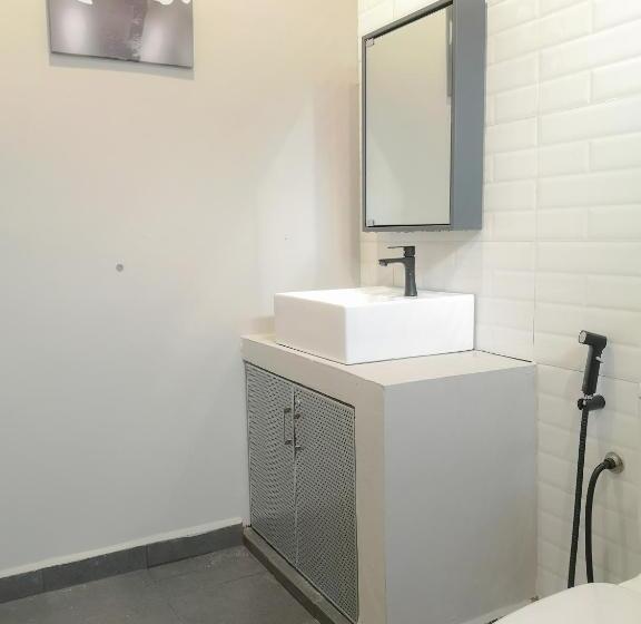 جناح مزود بحمام سباحة, Kamalia Villas