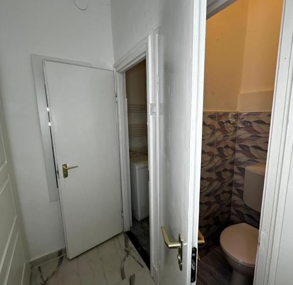 家庭间, Airport17 B&b