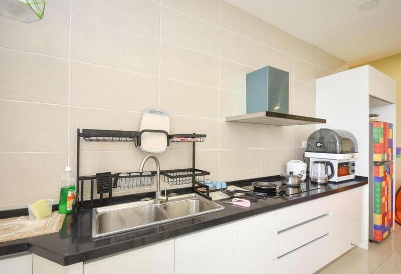 2 Sovrums Lägenhet, D Pristine Theme Suite By Nest Home At Legoland