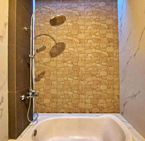 סוויטה משפחתית, Amaras Villa