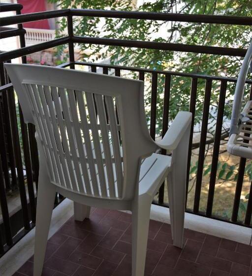 标准三人间, Everest