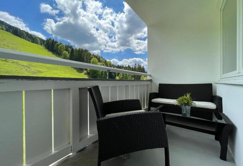 Номер Стандарт с Балконом, Sportgästehaus Unterberg