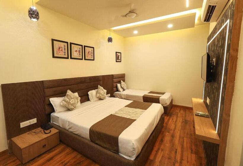 Трехместный Номер Deluxe, Sur