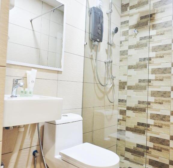 Családi Szoba, The Tree