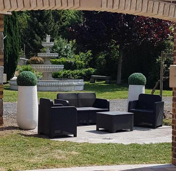 חדר משפחתי, Domaine De Karoli