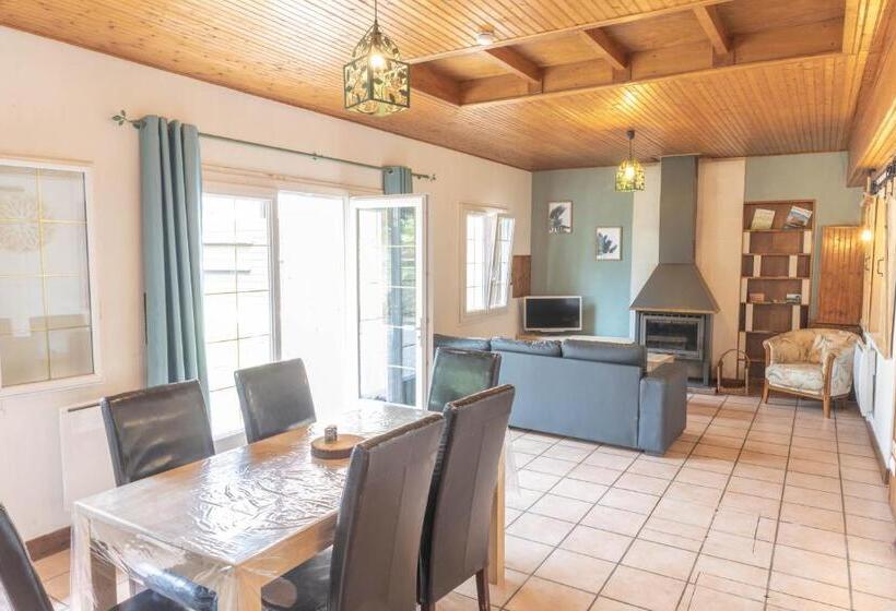 חדר משפחתי, Domaine De Karoli