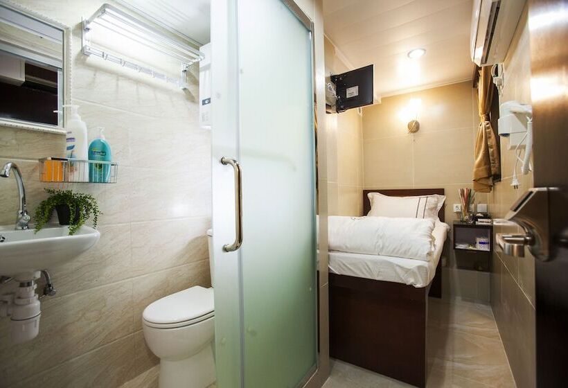 اتاق استاندارد یک نفره, Hostel Tst