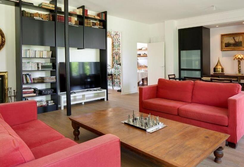 발코니 디럭스 룸, Le Monde De Charlie