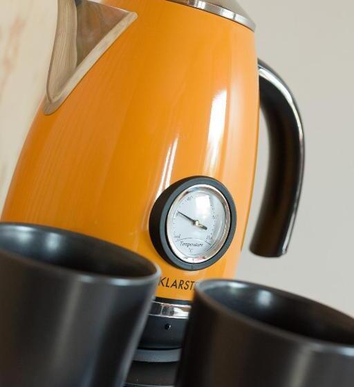 디럭스 룸, Le Monde De Charlie