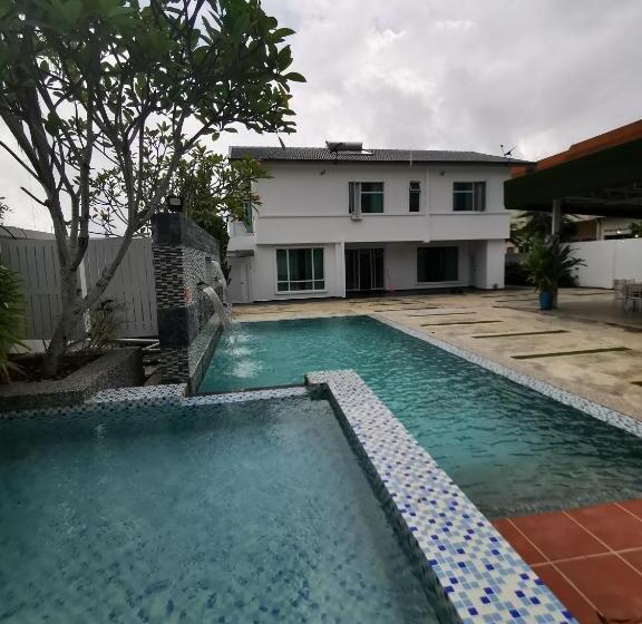 Номер Стандарт Вид на Бассейн, Secret Garden Warni Villa