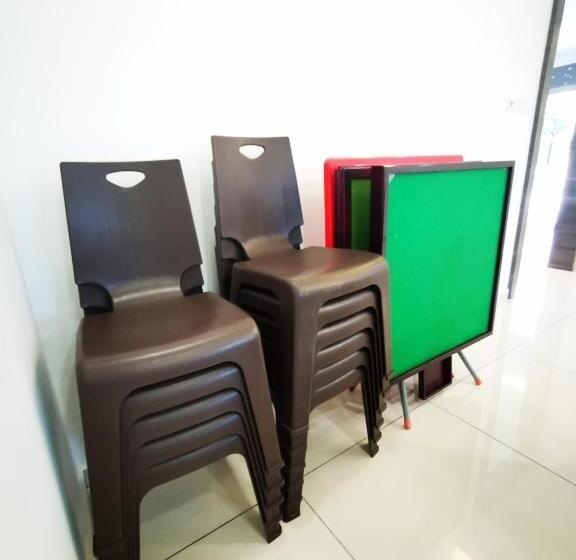 חדר משפחתי, Secret Garden Warni Villa