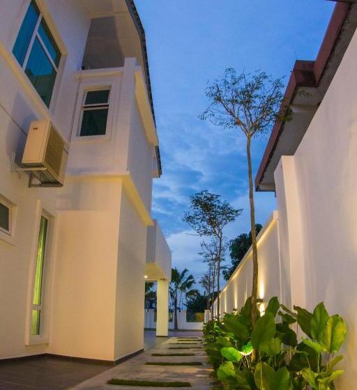 חדר דלוקס עם מרפסת, Secret Garden Warni Villa