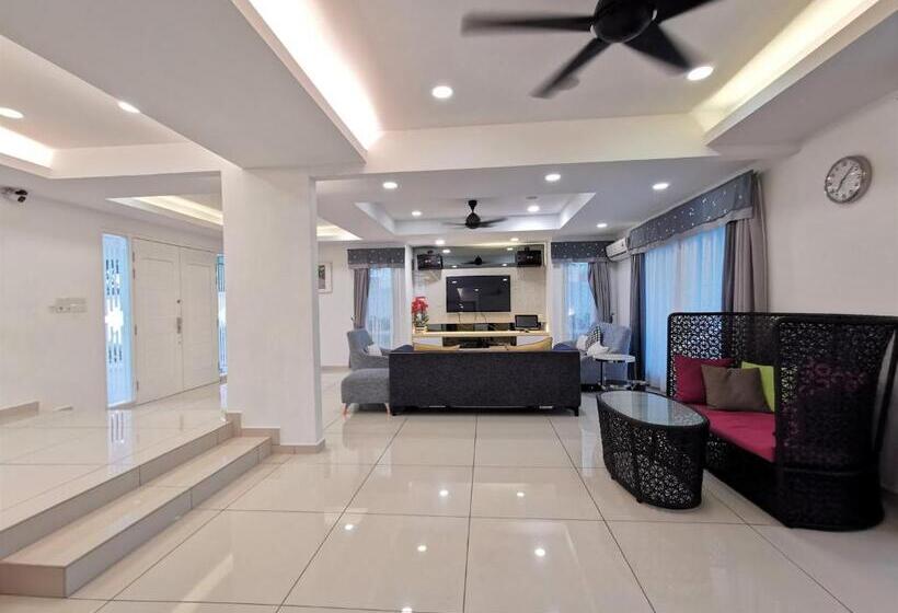 חדר דלוקס עם מרפסת, Secret Garden Warni Villa