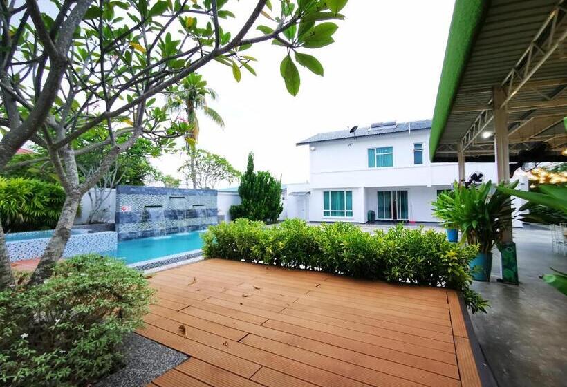 חדר משפחתי נוף לגינה, Secret Garden Warni Villa