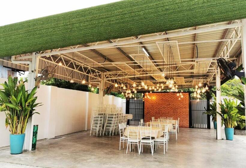 חדר משפחתי נוף לגינה, Secret Garden Warni Villa