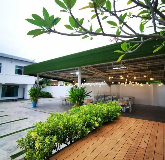 חדר דלוקס, Secret Garden Warni Villa