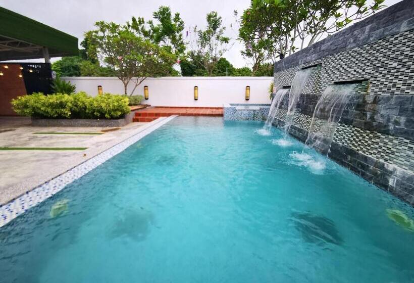 חדר סטנדרט לשלושה, Secret Garden Warni Villa