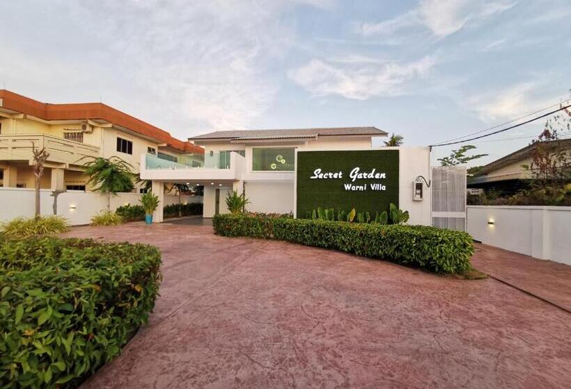 חדר סטנדרט לשלושה, Secret Garden Warni Villa