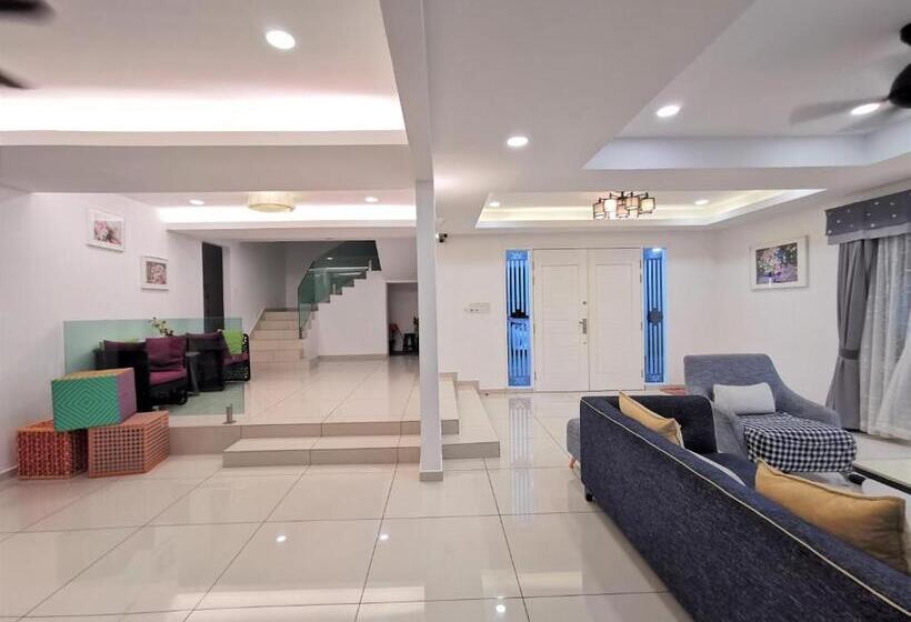 בקתה דלוקס, Secret Garden Warni Villa