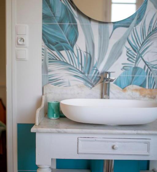 패밀리 룸 공용 욕실, Le Jardin De Gassiot