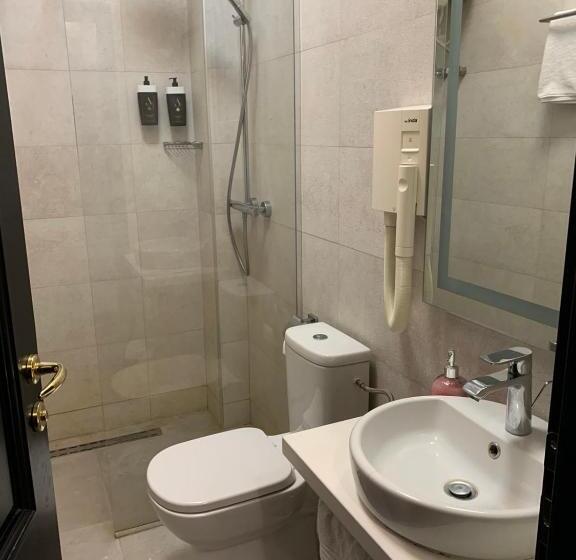 اتاق لوکس, Balkan Centar