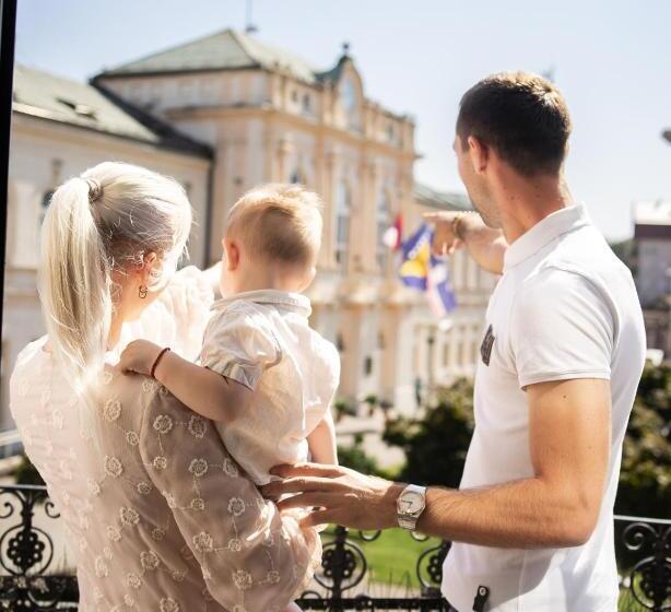 آپارتمان لوکس 1 خوابه, Balkan Centar