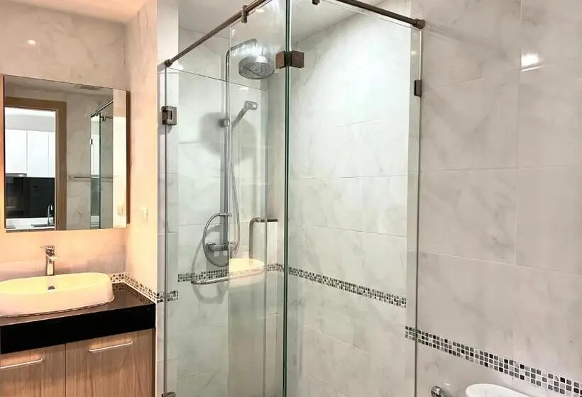 דירת חדר, Modern Style 1br Condo Close To Kata Beach