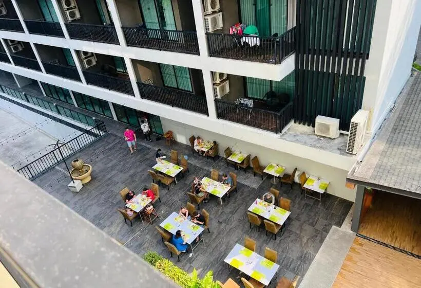 דירת חדר, Modern Style 1br Condo Close To Kata Beach