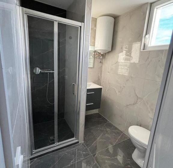 스탠다드 스튜디오, Luna