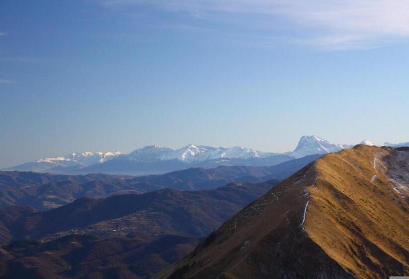 غرفة عائلية, La Casa Nell Orto