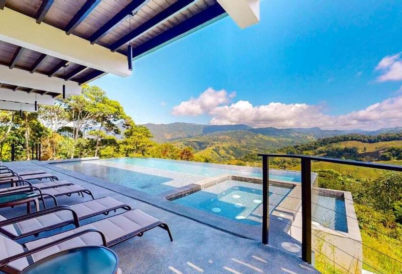 Номер Deluxe, Odyssey Boutique