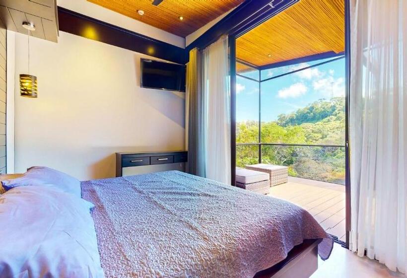 Номер Deluxe, Odyssey Boutique