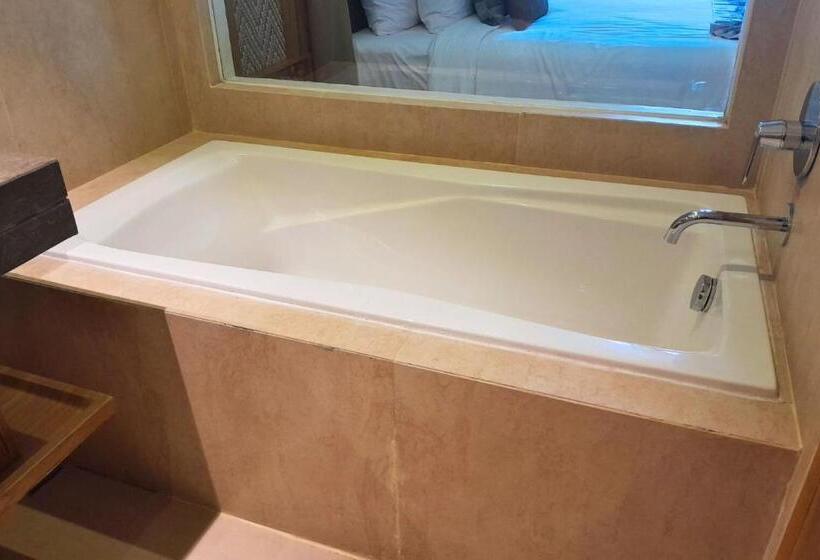 带大床的高级房间, Arjuna Suite And Apartment Sea View Ne45