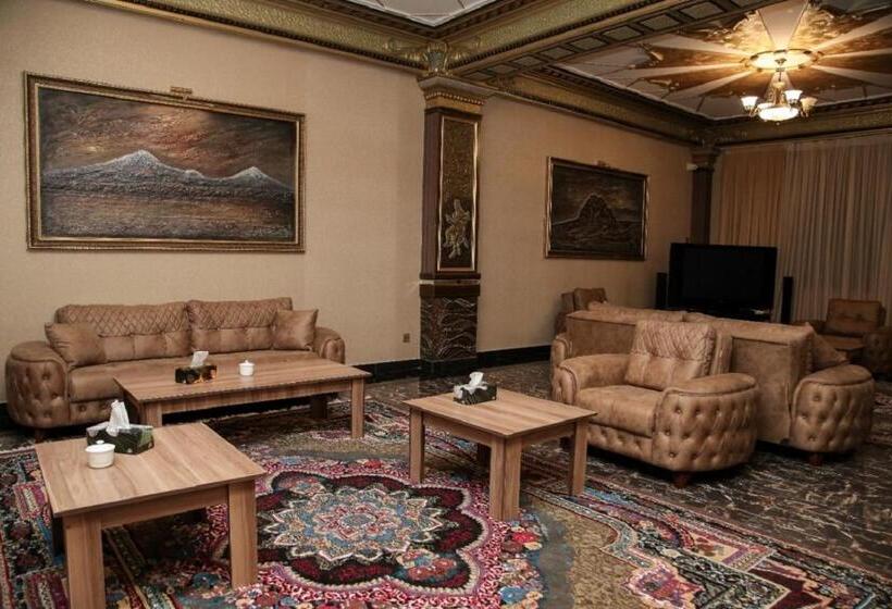 غرفة قياسية, Bey Palace