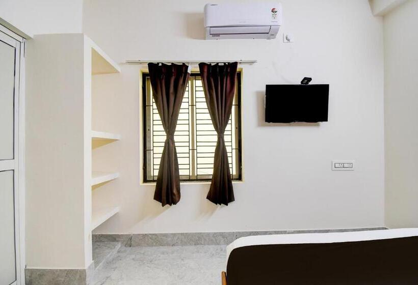 חדר קלאסי לשלושה, O Alysan Stay