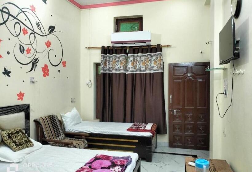 スタンダード4人部屋, Pushpa Home Stay