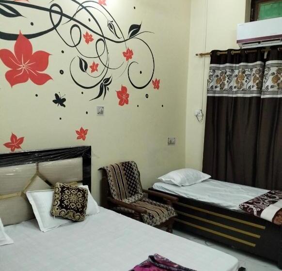 Четырехместный Номер Стандарт, Pushpa Home Stay