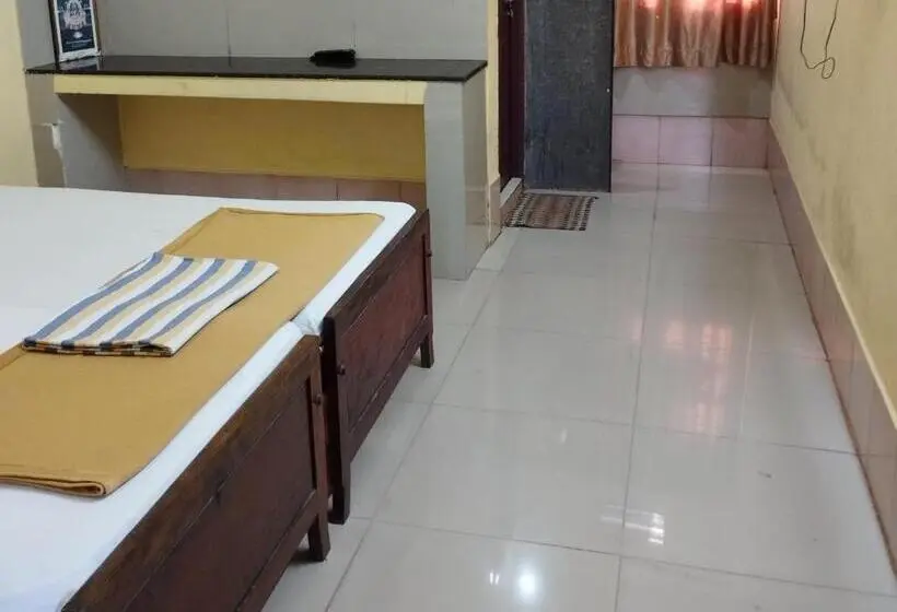 エコノミールーム, Shri Matha Chathra Residency