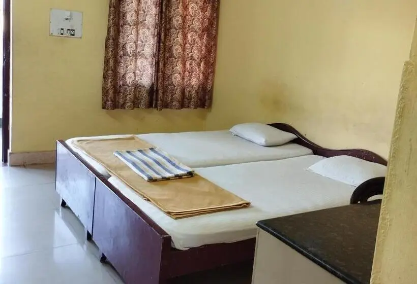 エコノミールーム, Shri Matha Chathra Residency