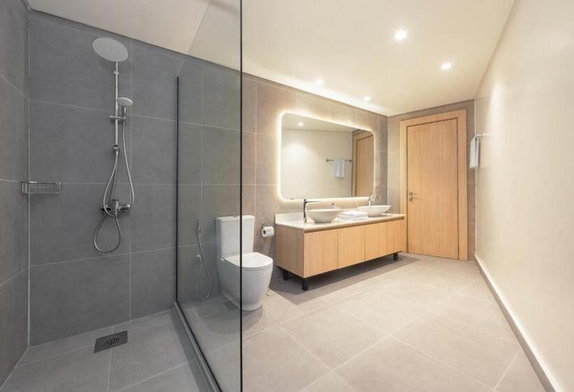 سوئیت پرزیدنت, Tree House Boutique