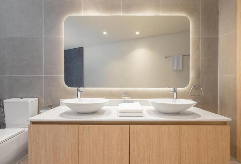 سوئیت پرزیدنت, Tree House Boutique