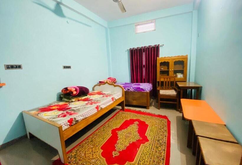 Номер Стандарт, The Narayan Bhawan , Ramanuj Ashram ,haridas Nagar ,ramkot Ayodhya Ji