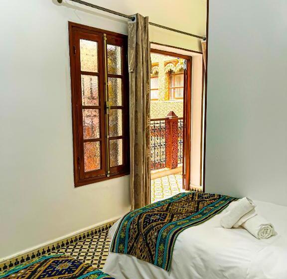 اتاق استاندارد سه نفره, Riad El Wazzania