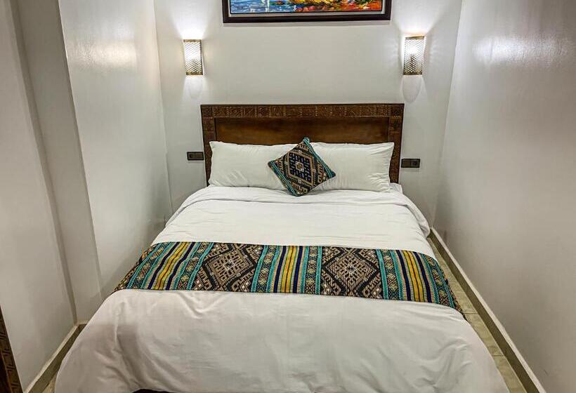 اتاق لوکس با تخت بزرگ, Riad El Wazzania