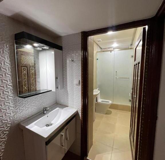 اتاق استاندارد چهار تخته, Riad El Wazzania