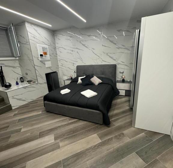 اتاق استاندارد, Fermata San Gennaro